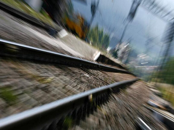 Dramma sui binari: uomo 45enne investito da un treno