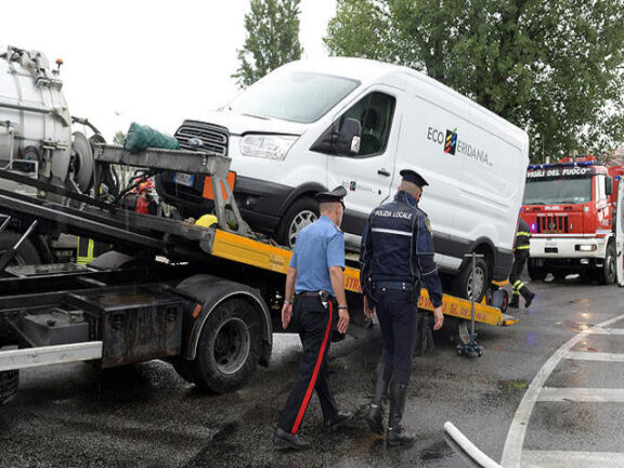 Incidente sul lavoro: meccanico muore mentre ripara mezzo pesante