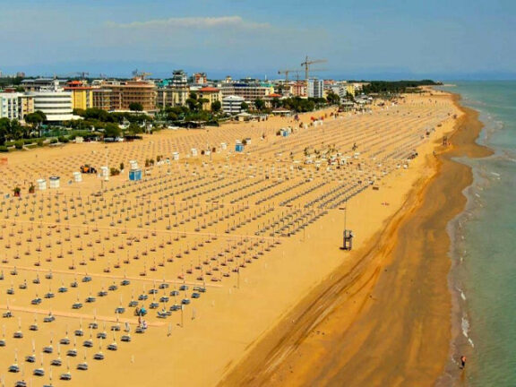 Turista muore annegato, è salvata una bimba di 10 anni