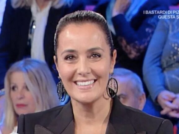 Roberta Capua, gelo in studio e grosso imbarazzo a Estate in diretta