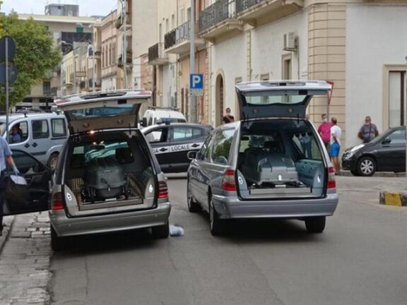 Coppia anziani trovata morta in casa, lei era malata da tempo