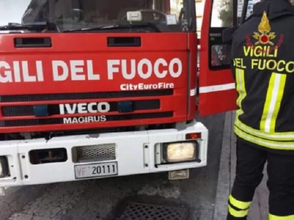Incendio in un appartamento di Milano: muore una donna