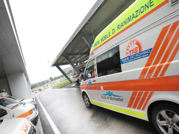 Cena a ristorante finisce in tragedia: 58enne muore soffocato