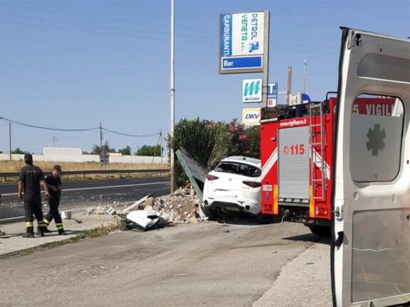 Schianto con Alfa Stelvio: un morto e due feriti