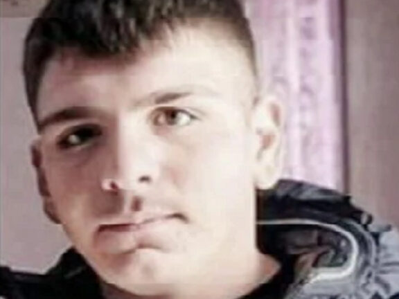 Auto contro un palo: Giuseppe Apuzzo muore a 19 anni