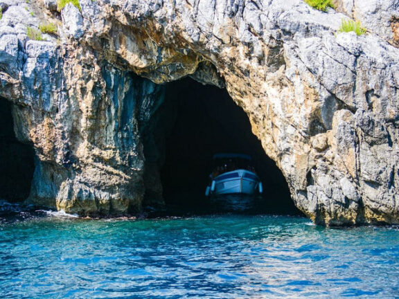 Grotta Azzurra: maresciallo carabinieri muore durante immersione