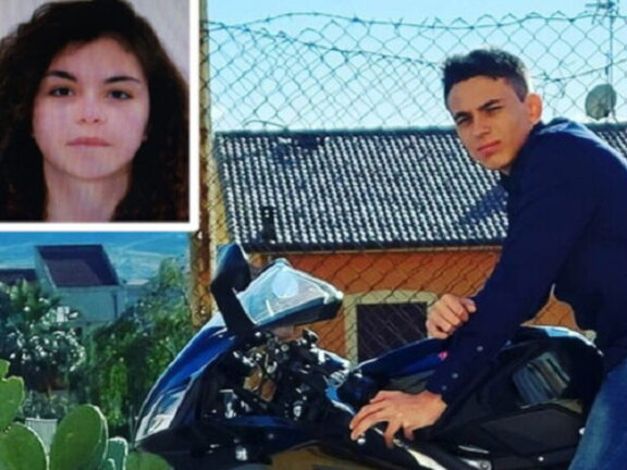 Frontale moto e auto muoiono due 17enni