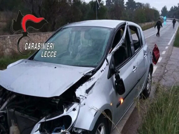 Incidente: auto contro il muro della discoteca, muore 20enne