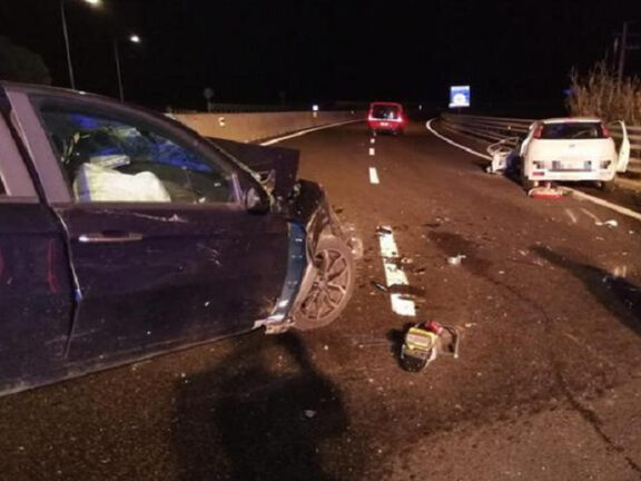 Incidente: imbocca la carreggiata contromano, muore 35enne