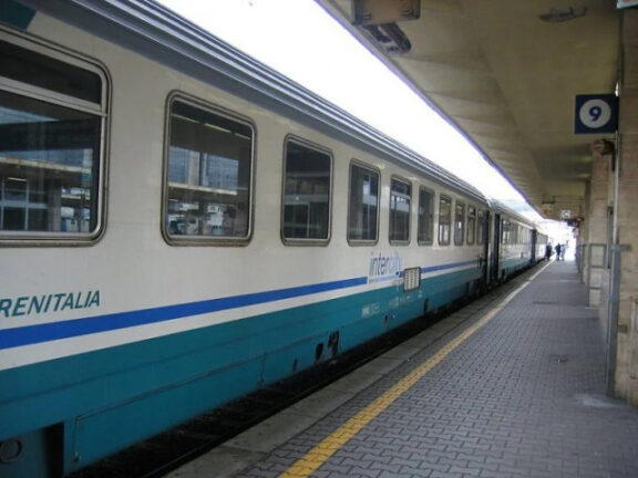 Incidente sulla Roma Civitavecchia: treno travolge e uccide un uomo