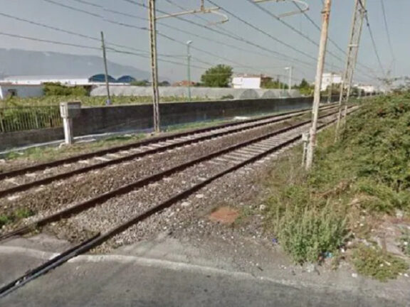 Incidente ferroviario Roma-Napoli: muore investito dal treno
