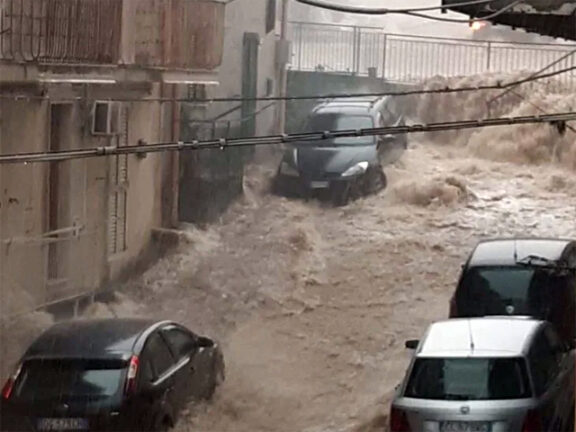 Maltempo: alluvione nel Catanese, un cadavere in mare