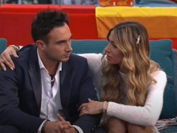 Soleil Sorge proposta indecente in casa: “Prendi la coperta e il cuscino…”