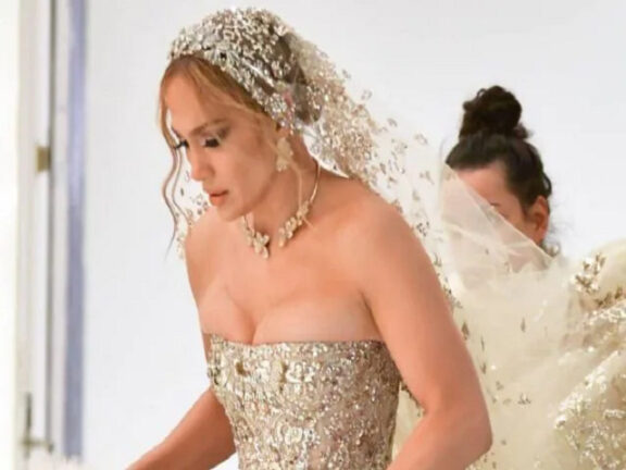 Jennifer Lopez si sposa: le foto sui social