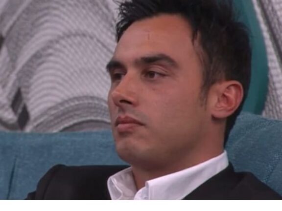 Nicola Pisu al veleno: “Io pregavo ma Miriana”