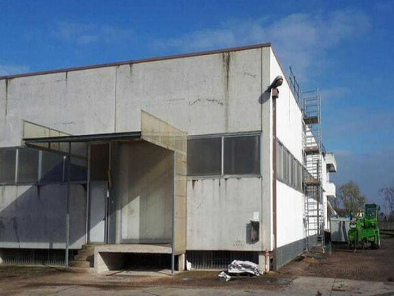 Operaio di 31 anni muore precipitando dal tetto