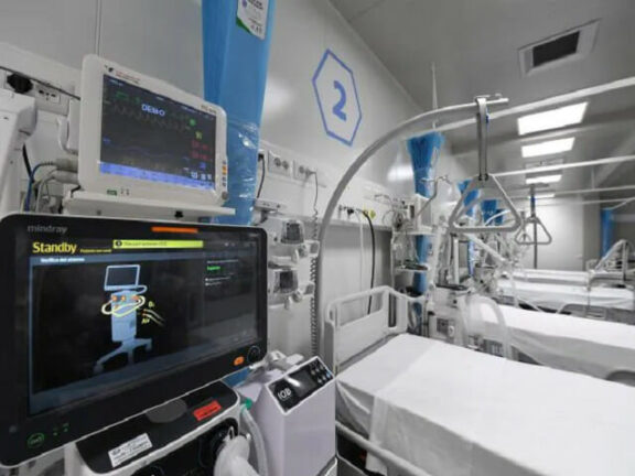 Posti di terapia intensiva finiti a Napoli: riattivati 10 letti Ospedale del Mare