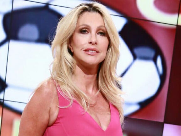 Paola Ferrari il dramma: “Mia mamma voleva uccidermi con…”