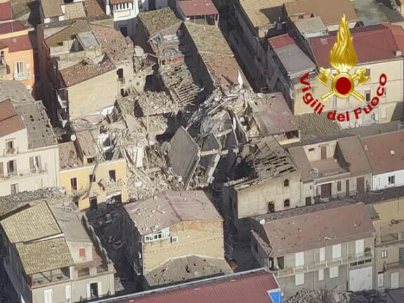 Ravanusa: esplode metanodotto, crollano 7 palazzine, 3 i morti