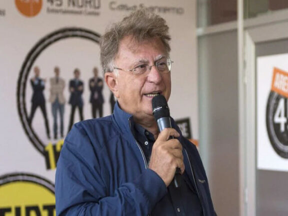 Red Ronnie, il critico musicale finisce in ospedale