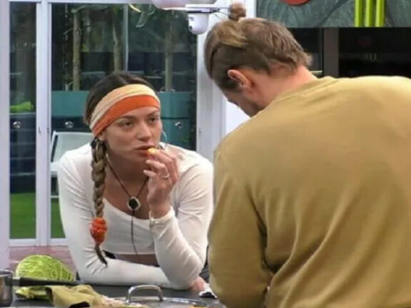 Grande Fratello Vip, Davide e Barù distruggono Alex Belli