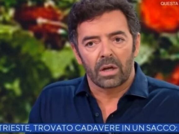 Alberto Matano torna ad attaccare Pomeriggio 5, parole al veleno