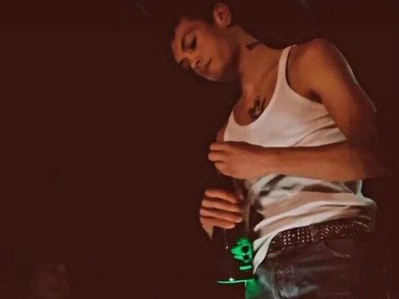 Blanco da “Brividi”, alla fashion week si scatena e brinda con Mood Wines