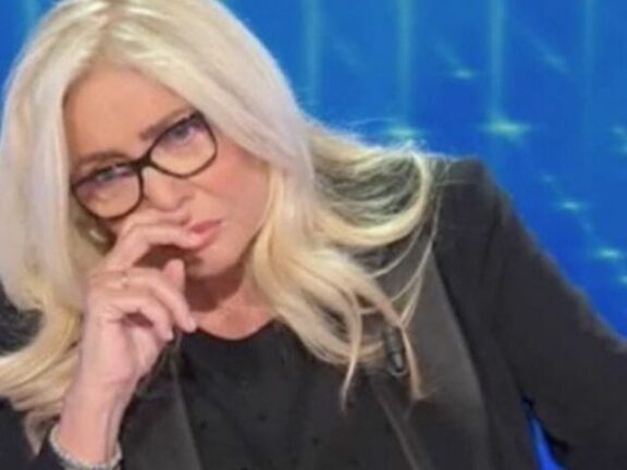 Domenica In tragedia in diretta, Mara Venier stravolge tutto