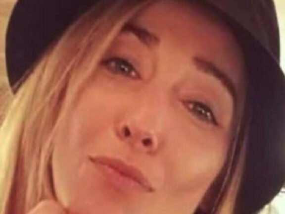 Elena trovata morta in casa: il dramma del padre