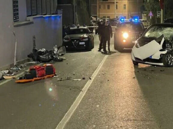 Incidente tra auto e scooter, muore  37enne