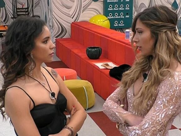 Jessica a Soleil: “Fregatene di Delia e viviti Alex come sempre…”