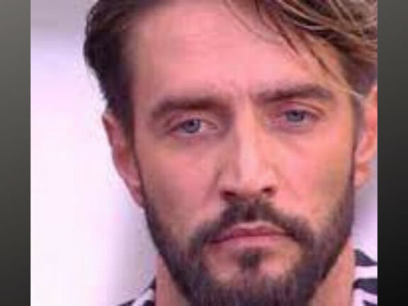 Alex Belli contro Nathaly Caldonazzo: “falsa e subdola…”