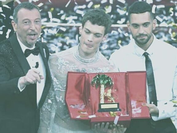 Mahmood e Blanco: la NON reazione sul palco. Ecco il motivo