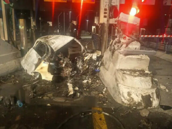 Muore a 28 anni: con l’auto contro la barriera del casello dell’A3