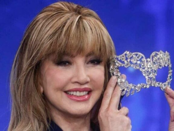 Il Cantante Mascherato Milly Carlucci cala l’asso, serata storica