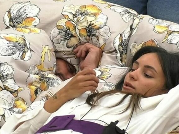 Jessica stuzzica Barù: “Non hai niente di duro…”