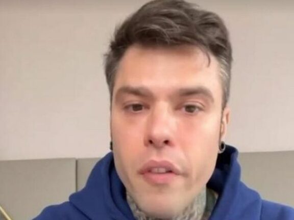 Fedez scoppia in lacrime il drammatico problema di salute