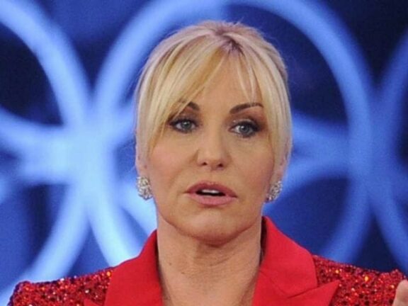 Antonella Clerici lo studio prende fuoco, salta la diretta