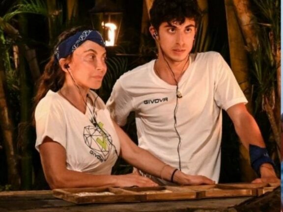 Isola dei Famosi fuori controllo, urla e spintoni contro Carmen Di Pietro