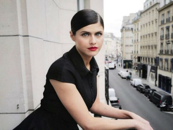 Alexandra Daddario torna in TV con le… streghe