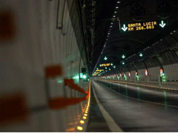 Autostrada A1: inaugurata la galleria a tre corsie più lunga d’Europa
