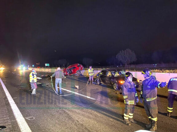 Strage in autostrada: tre morti e due feriti gravi