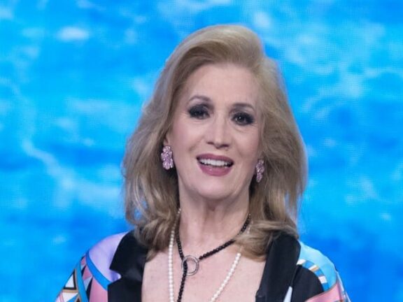 Iva Zanicchi: notizia bomba, lo fa per la seconda volta a 82 anni