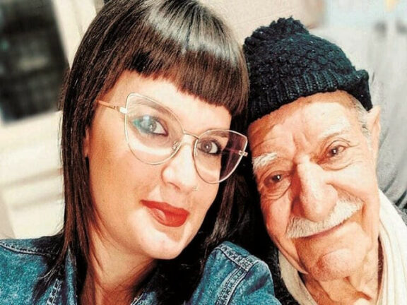 Uccise nonno con 26 coltellate e 11 bastonate: nipote condannata