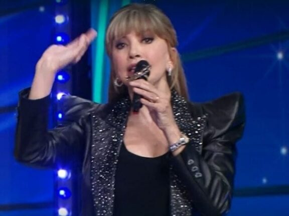 Milly Carlucci la fa grossa, la Rai corre ai ripari…