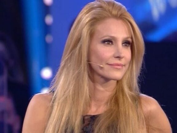 Adriana Volpe risponde alla parole di Manila Nazzaro: “Voglio…”