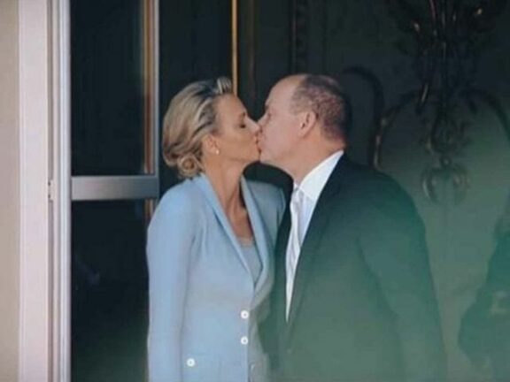 Alberto di Monaco mette tutti a tacere, lo scatto con Charlene