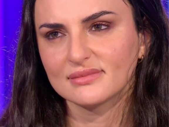 Arisa drammatica confessione in tv: “sottrarmi alla vita…”
