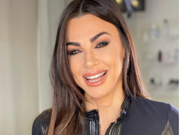 Serena Enardu soccorsa dal figlio: la corsa in ospedale