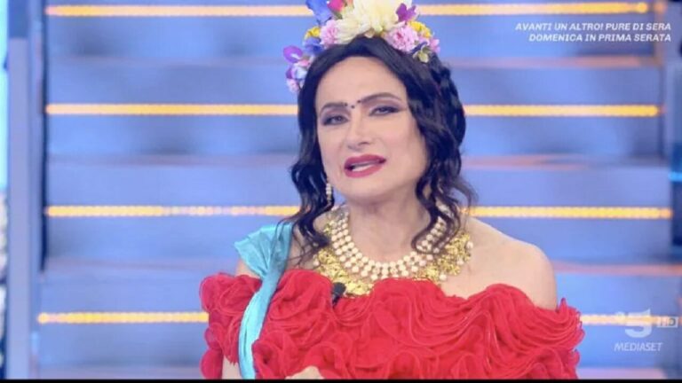 Isola dei Famosi, Vladimir Luxuria: “Ecco la donna che mi ha ispirato!”